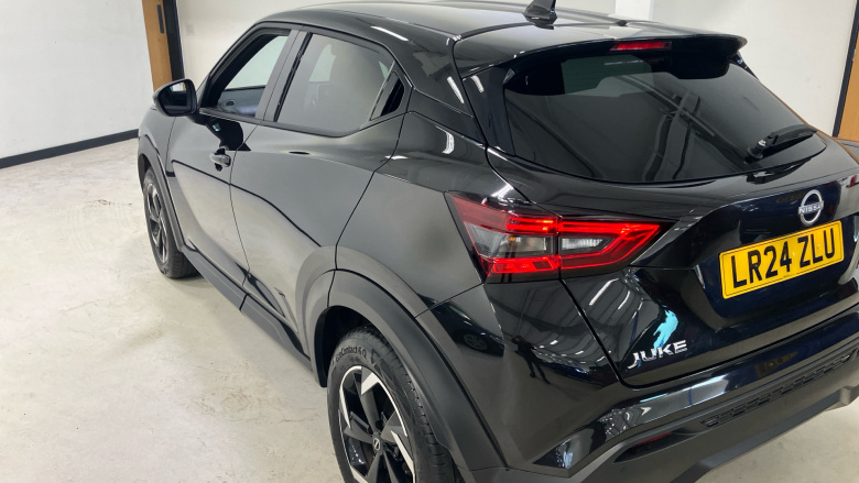 Nissan Juke 1.0 DiG-T 114 N-Connecta 5dr Petrol Hatchback